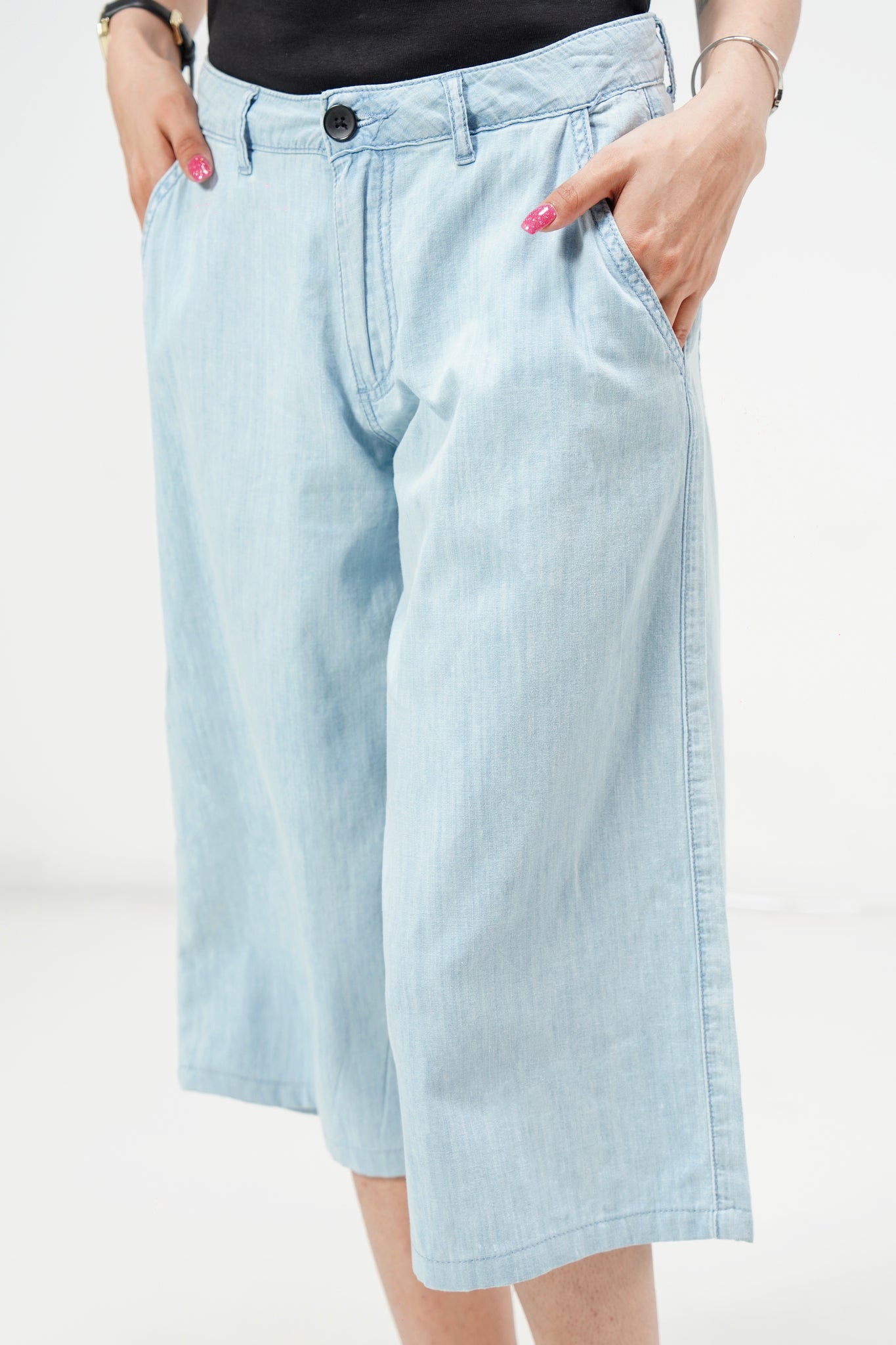 Light Blue Baggy Linen Capri