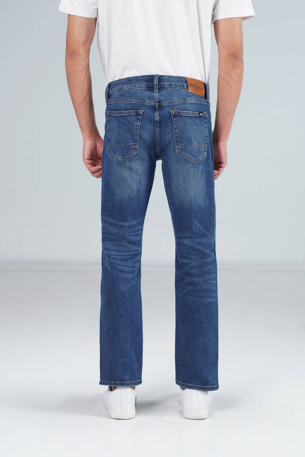 Relaxed Straight Jeans