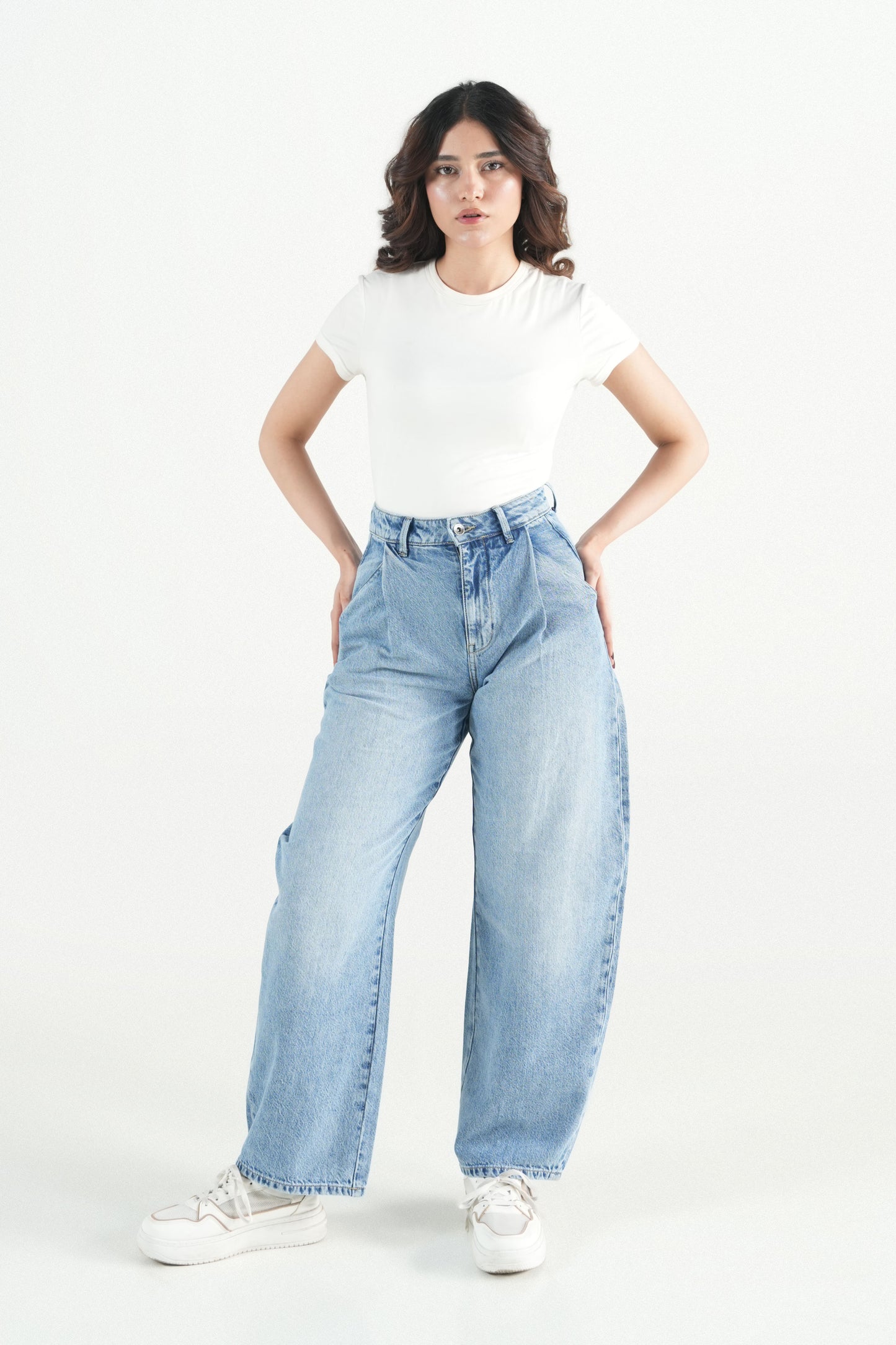 Pleated Barrel Fit Light Blue Jeans