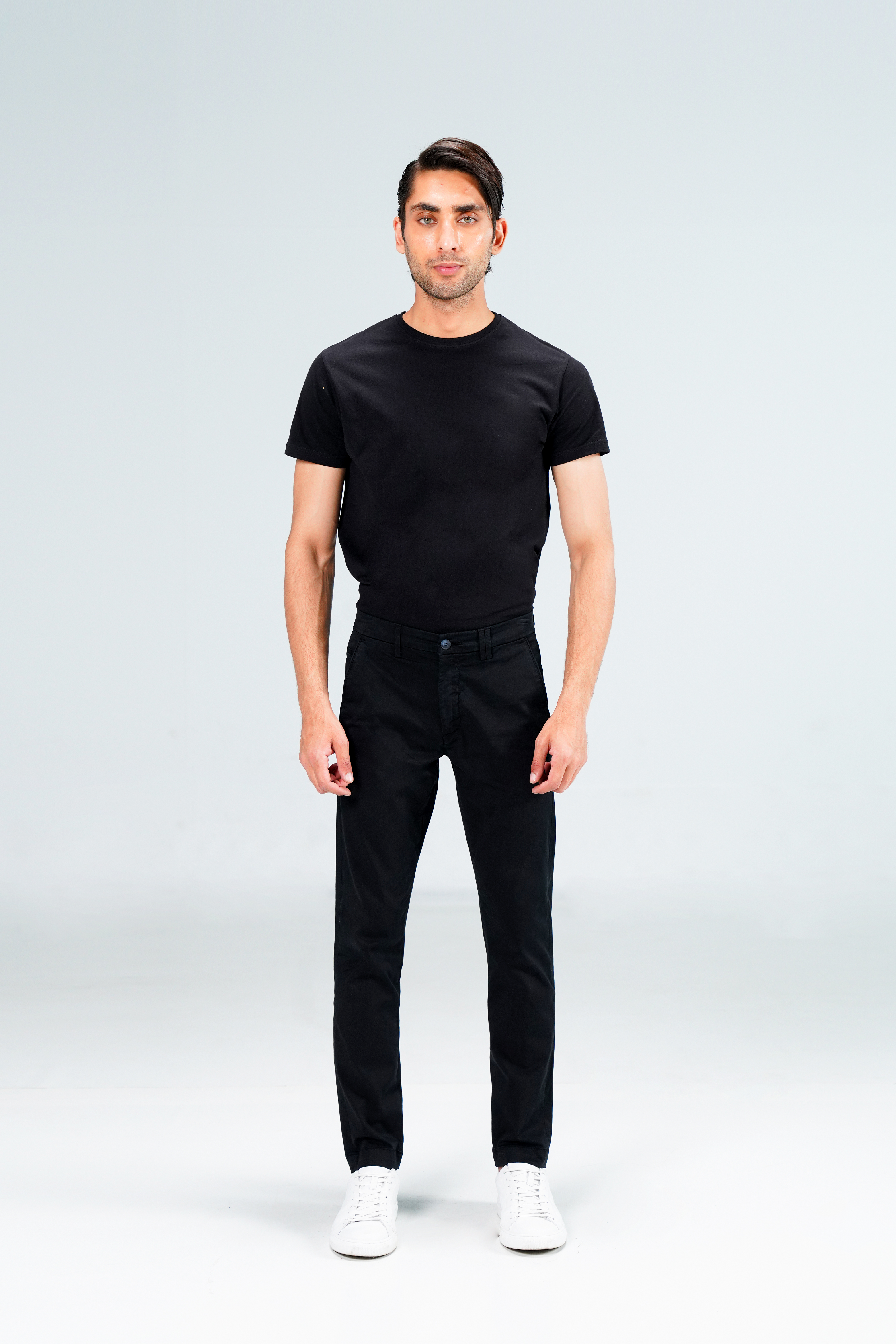 Cropped Leg Chino Black