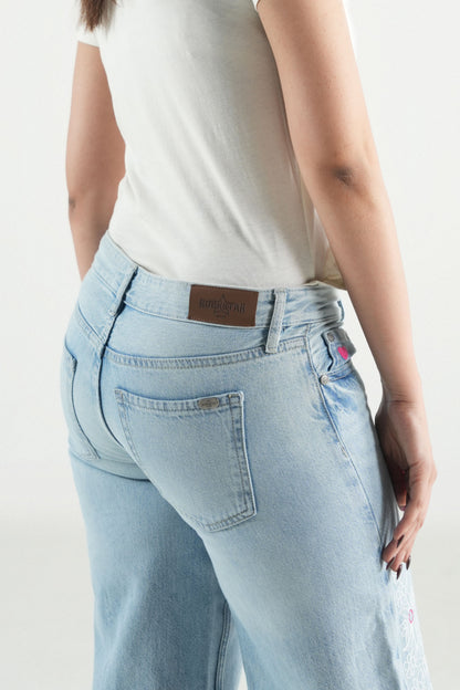 Low Rise Wide Leg Embrioded Jeans