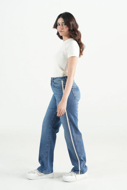 Relaxed Straight Jeans With Lace