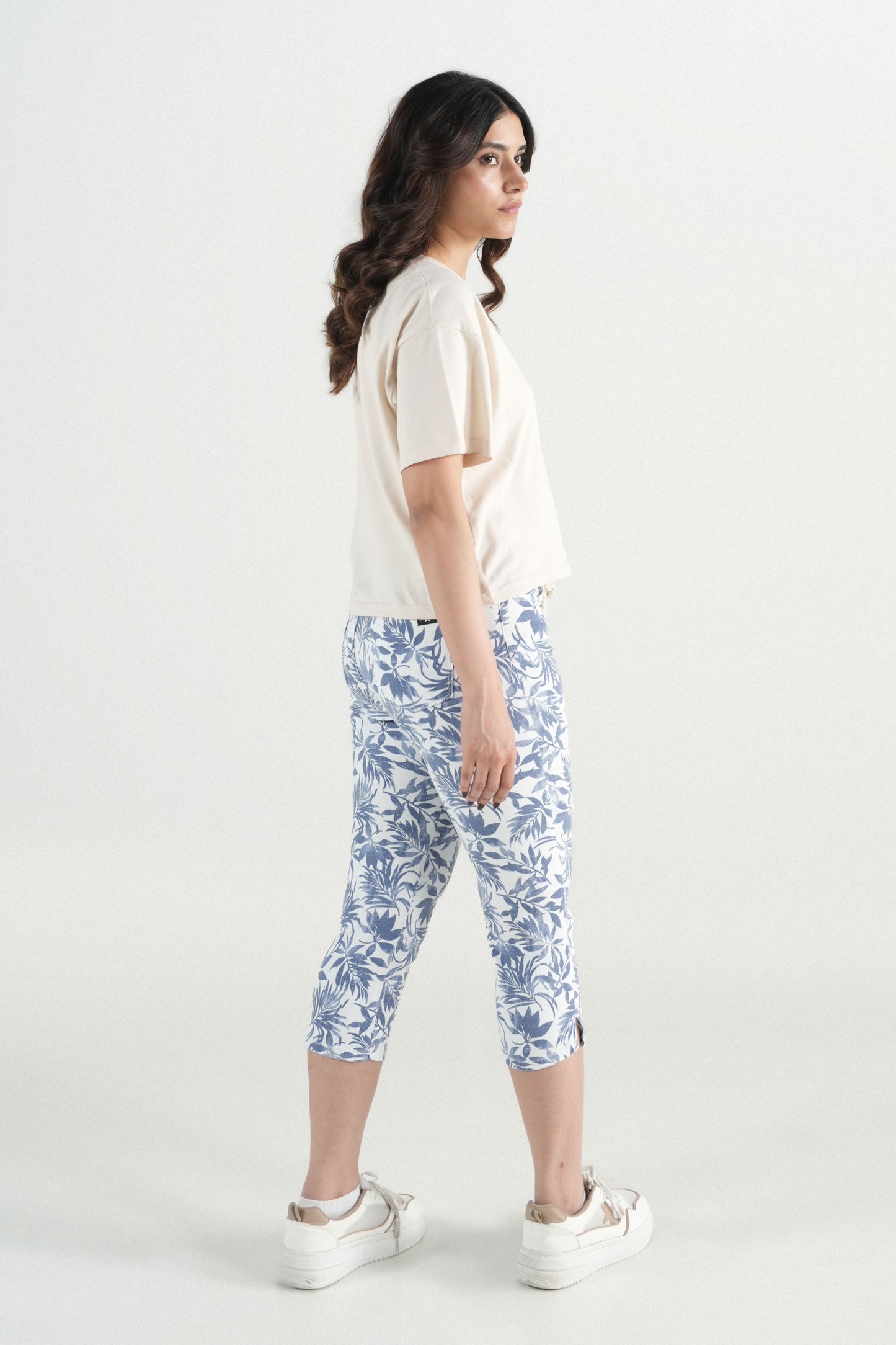 Strech Capri With Leaf Print