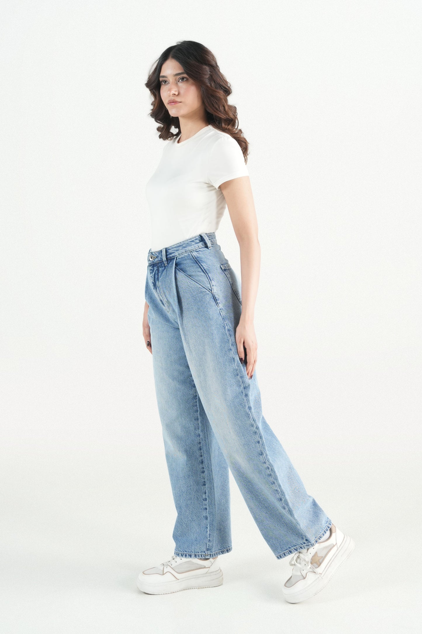 Pleated Barrel Fit Light Blue Jeans