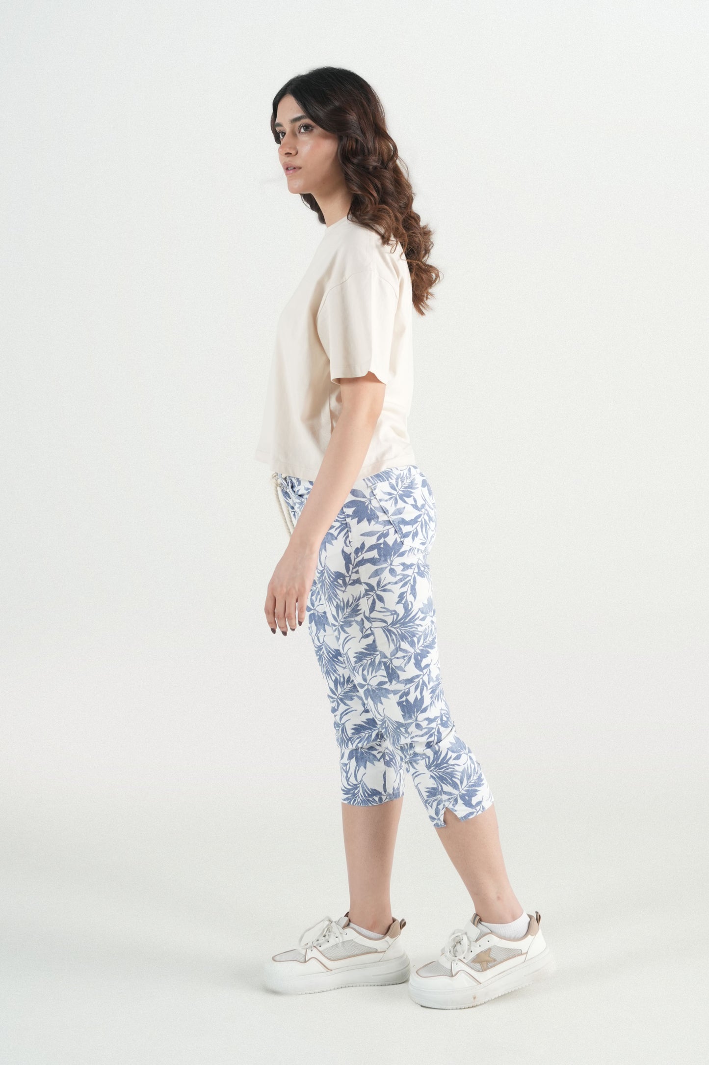 Strech Capri With Leaf Print