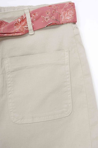 Stretch Patch Pocket Shorts Beige