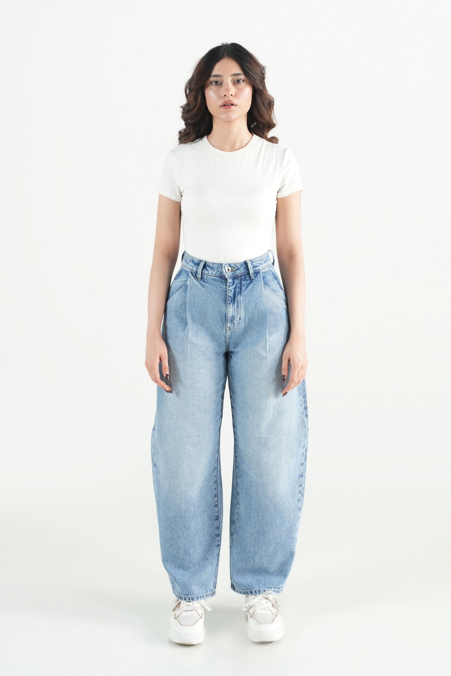 Pleated Barrel Fit Light Blue Jeans