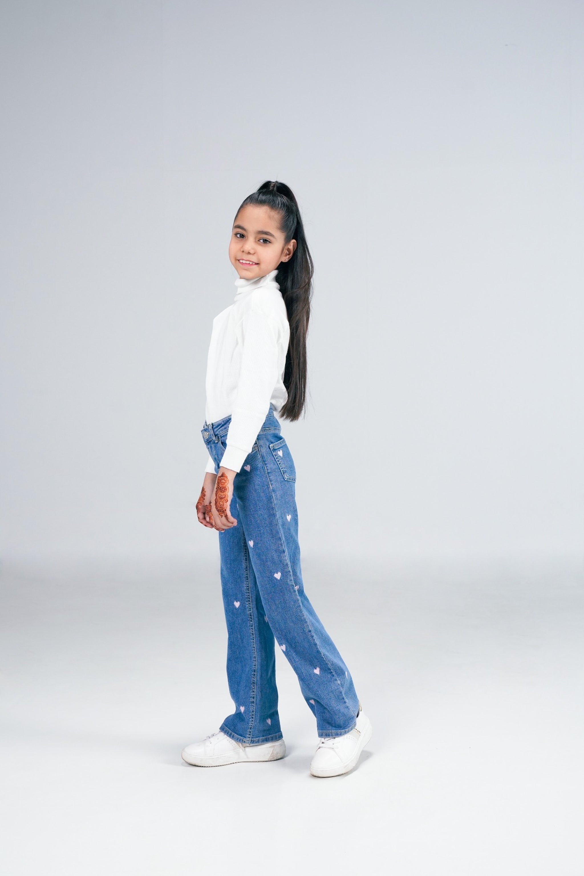 Wide Leg Heart Embroidery Jean