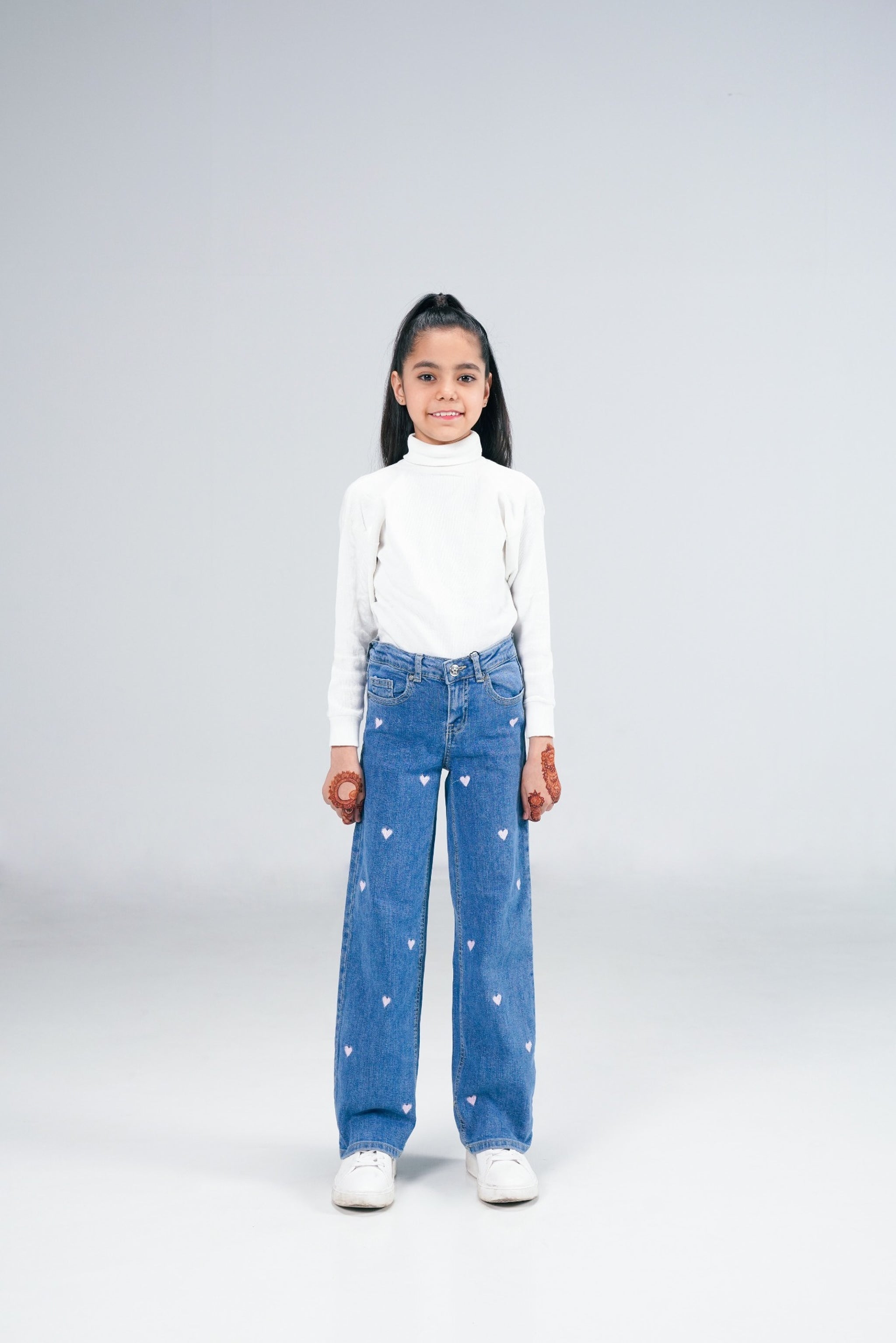 Wide Leg Heart Embroidery Jean
