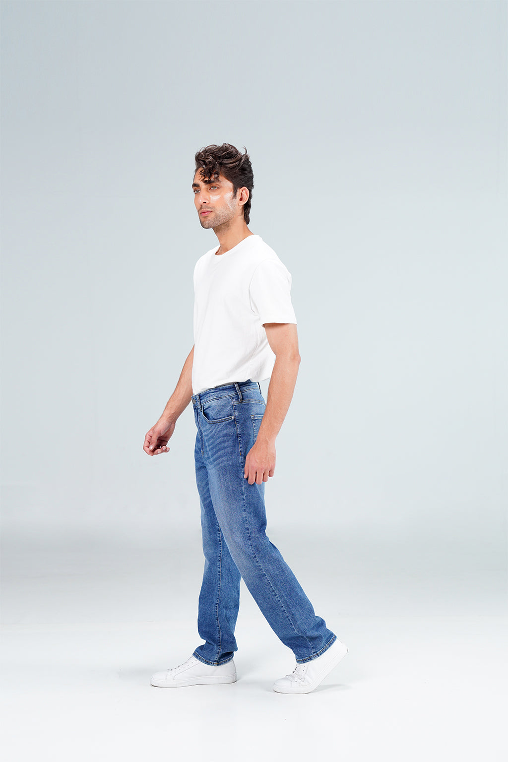 Straight  Strechable  Fit