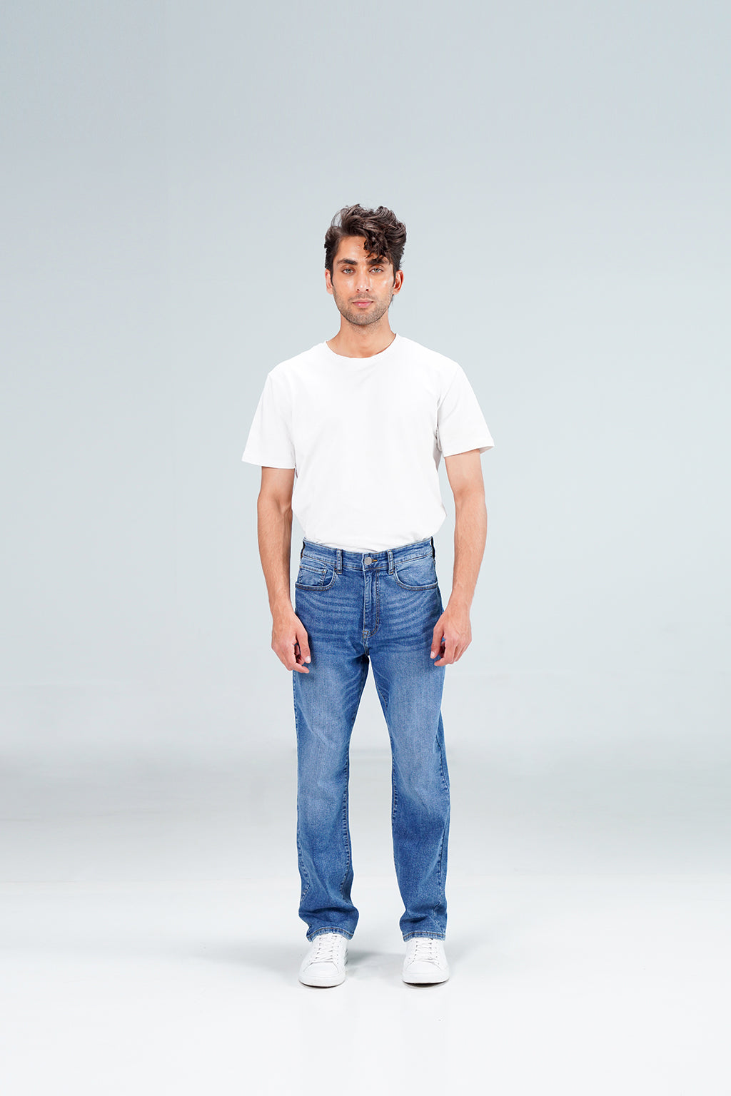 Straight  Strechable  Fit