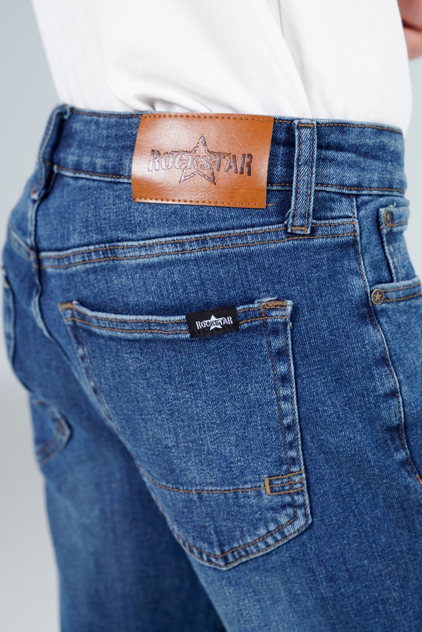 Relaxed Straight Jeans